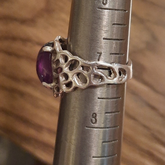 Sterling Silver Amethyst Ring - Picture 5 of 5